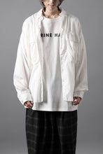 画像をギャラリービューアに読み込む, KATHARINE HAMNETT PARACHUTE LONG TAIL SHIRT / GARMENT DYED (WHITE)
