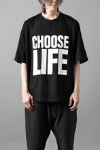 画像をギャラリービューアに読み込む, KATHARINE HAMNETT BIG SLOGAN TEE / CHOOSE LIFE (BLACK)