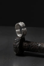 画像をギャラリービューアに読み込む, m.a+ silver stitched multiple cross ring / AG518/AG (SILVER)
