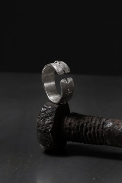 画像をギャラリービューアに読み込む, m.a+ silver stitched multiple cross ring / AG518/AG (SILVER)