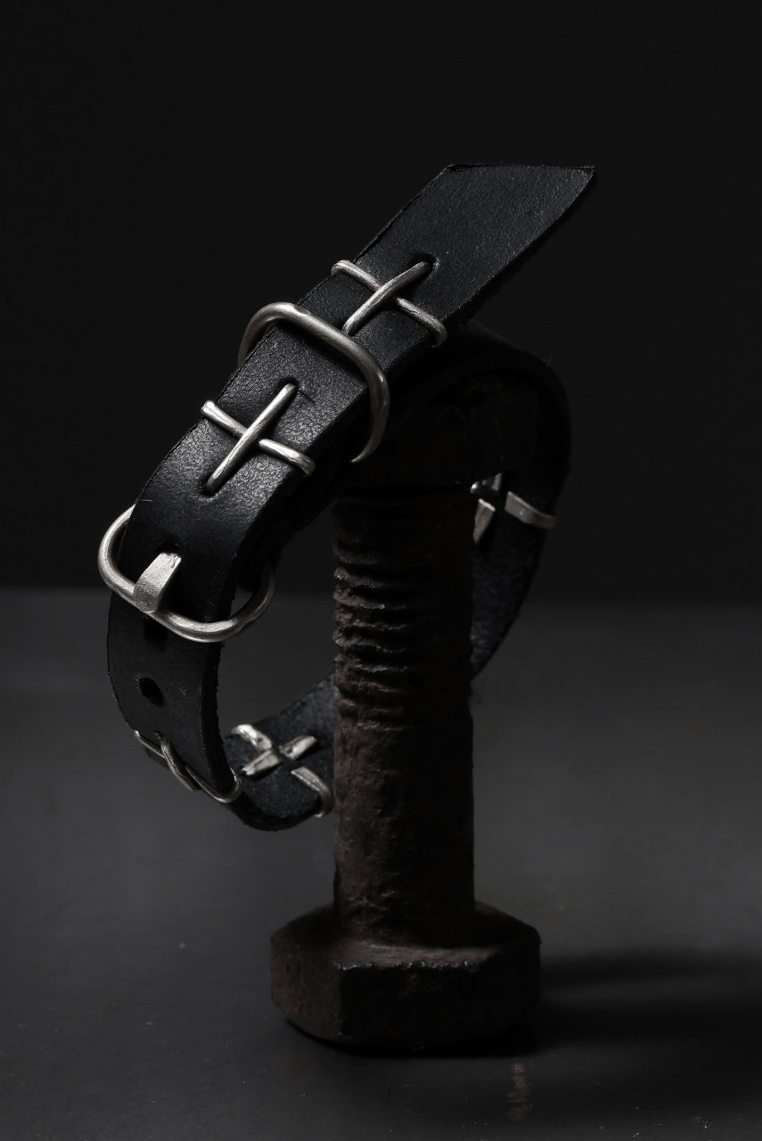 画像をギャラリービューアに読み込む, m.a+ thin silver cross studded wrist band / A-F2BL1/GR2,0 (BLACK)
