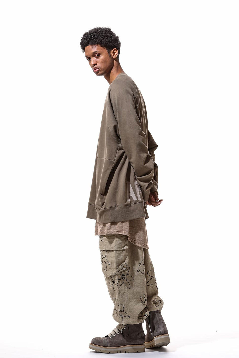 画像をギャラリービューアに読み込む, A.F ARTEFACT RAGLAN SWEAT TOP / PRINT BACK LOGO (BEIGE)