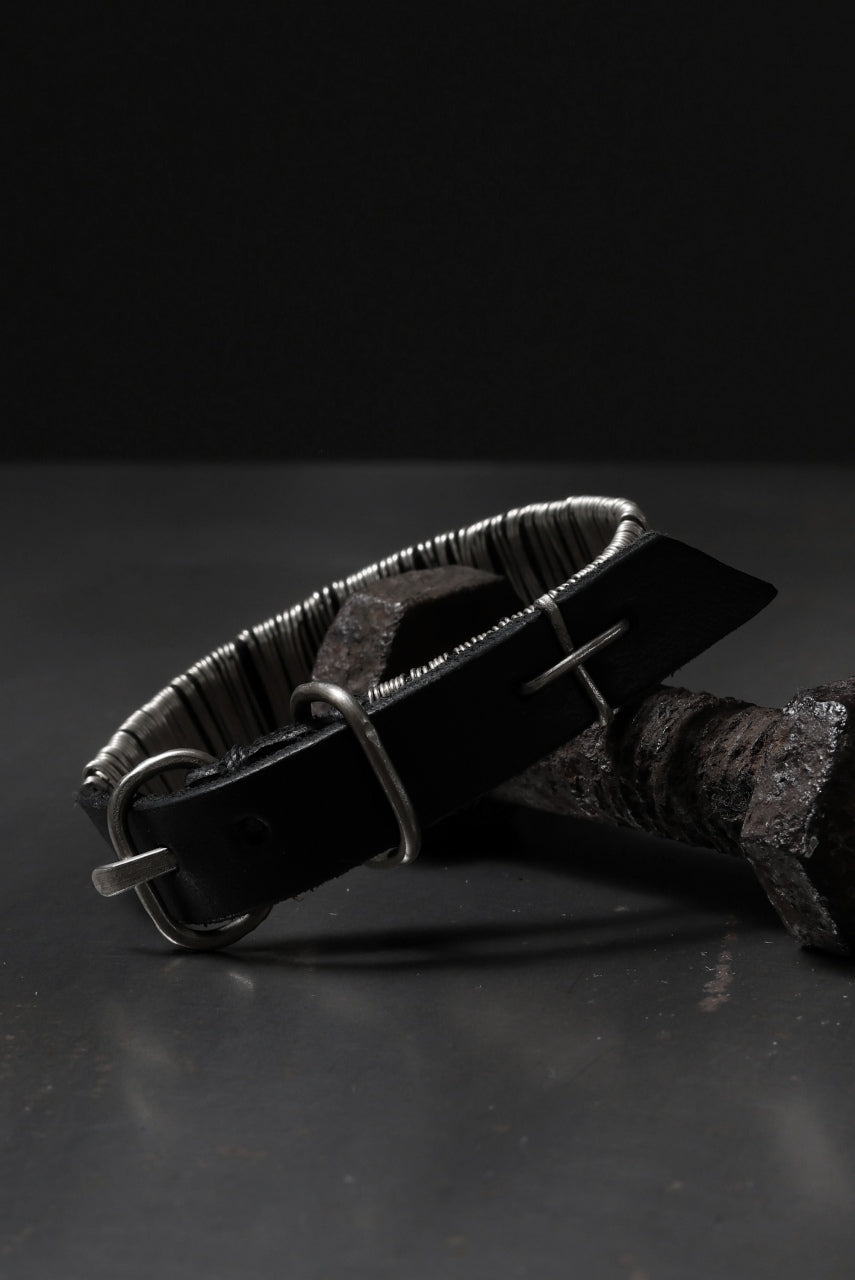 画像をギャラリービューアに読み込む, m.a+ thin silver wrapped wrist band / A-F7BL1/GR2,0 (BLACK)