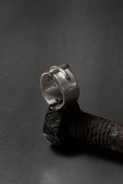Load image into Gallery viewer, m.a+ silver stitched cross ring / AG18/AG (SILVER)