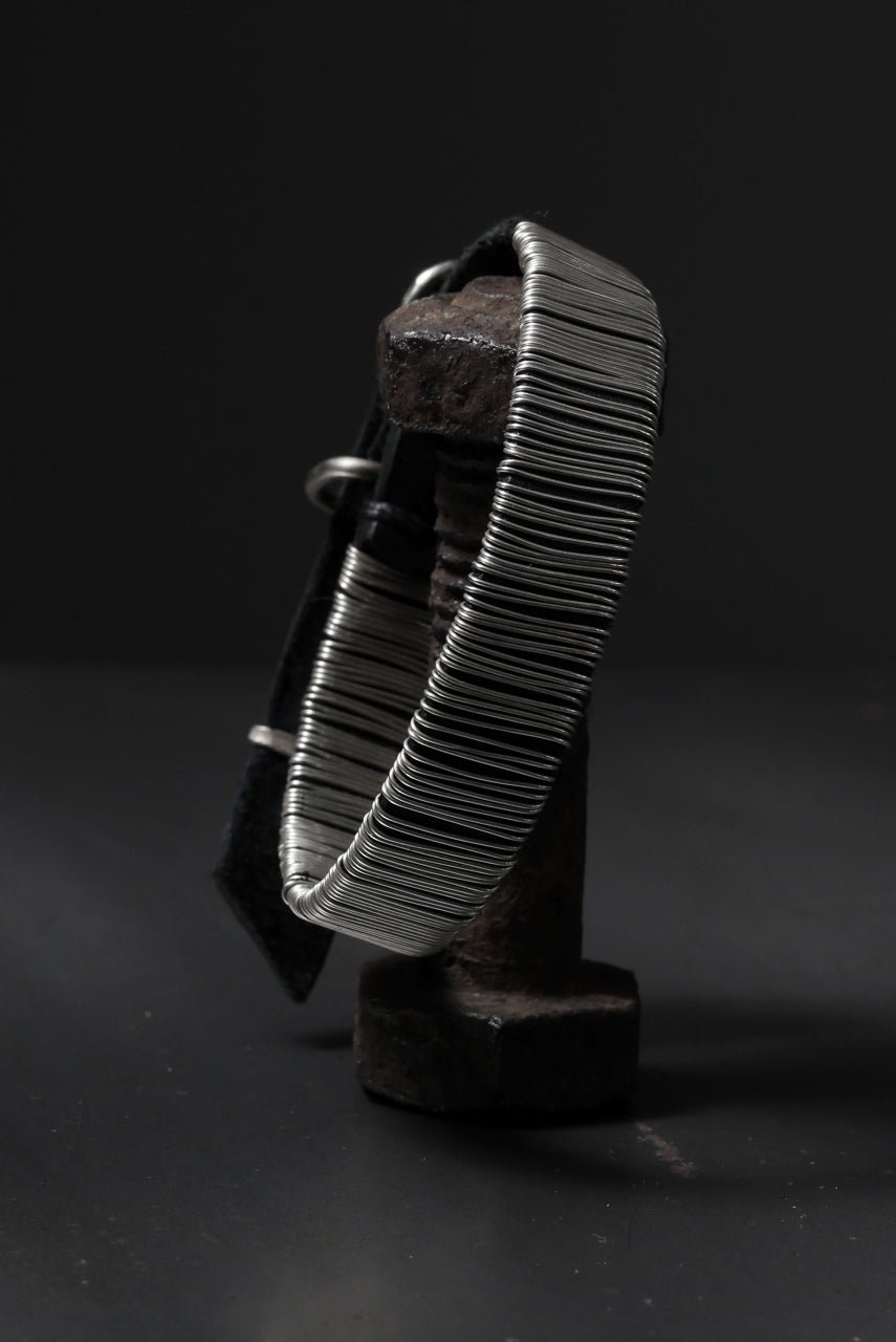 画像をギャラリービューアに読み込む, m.a+ thin silver wrapped wrist band / A-F7BL1/GR2,0 (BLACK)