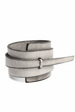 Load image into Gallery viewer, m.a+ croissant wrist band #2 / A-F0K3/GR3,0 (CARBON)