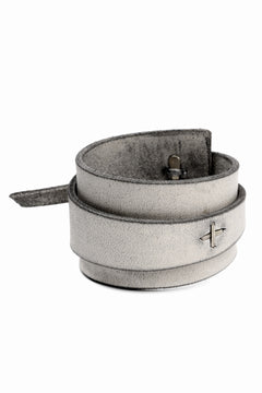 Load image into Gallery viewer, m.a+ croissant wrist band #2 / A-F0K3/GR3,0 (CARBON)