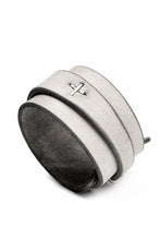 Load image into Gallery viewer, m.a+ croissant wrist band #2 / A-F0K3/GR3,0 (CARBON)