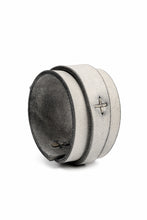 Load image into Gallery viewer, m.a+ croissant wrist band #2 / A-F0K3/GR3,0 (CARBON)