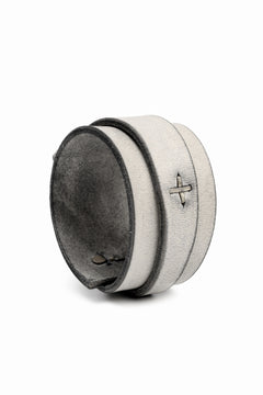 Load image into Gallery viewer, m.a+ croissant wrist band #2 / A-F0K3/GR3,0 (CARBON)