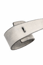 Load image into Gallery viewer, m.a+ croissant wrist band #2 / A-F0K3/GR3,0 (CARBON)
