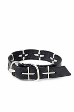 画像をギャラリービューアに読み込む, m.a+ thin silver cross studded wrist band / A-F2BL1/GR2,0 (BLACK)