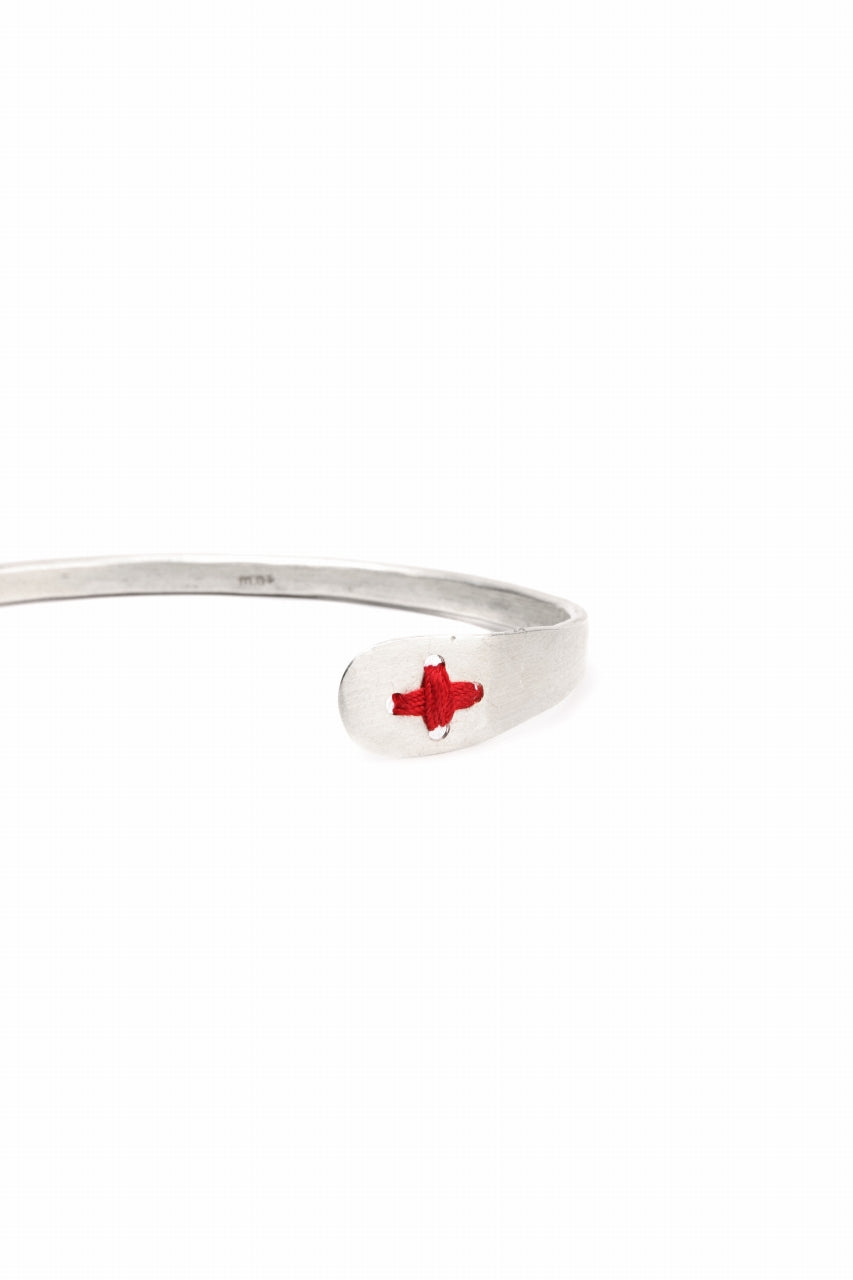 Load image into Gallery viewer, m.a+ stitched cross silver bangle / AB11/AG (SILVER)