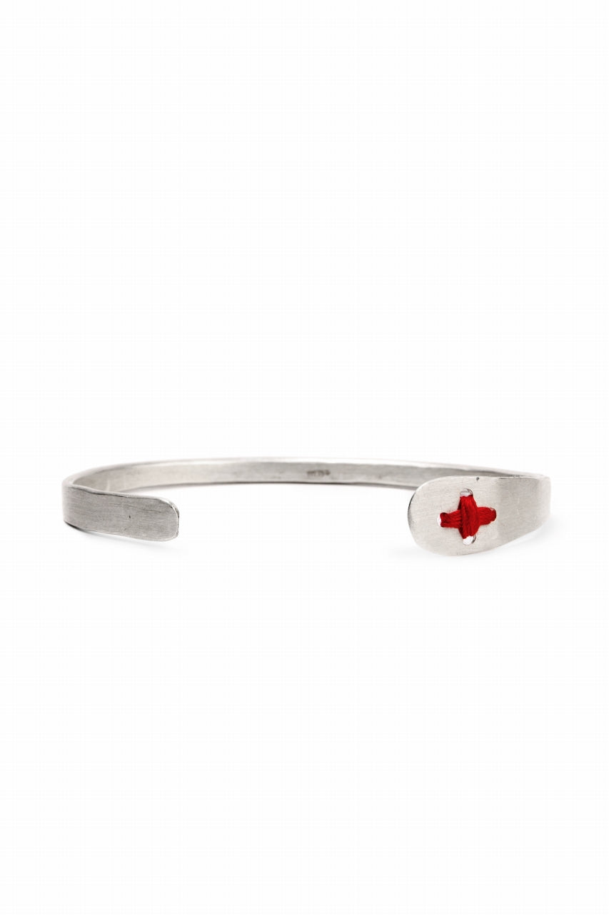 Load image into Gallery viewer, m.a+ stitched cross silver bangle / AB11/AG (SILVER)