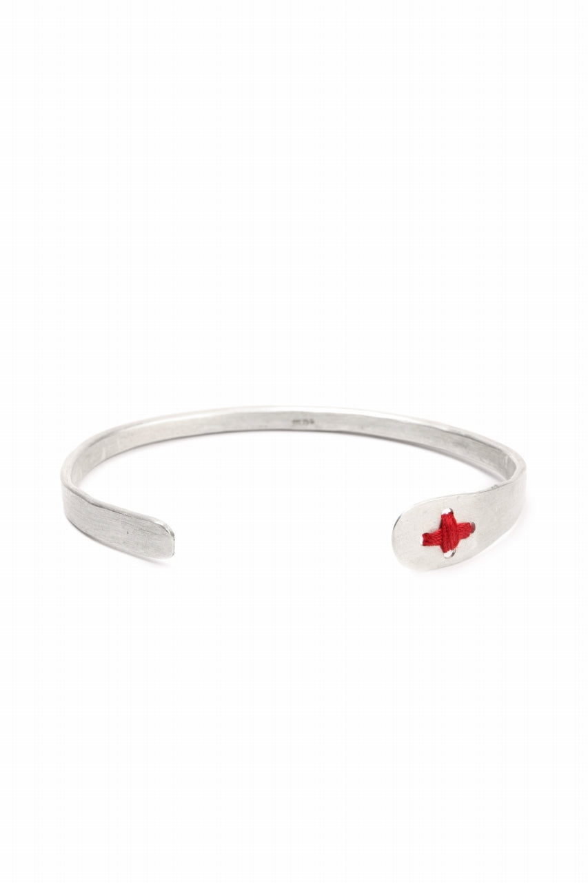 Load image into Gallery viewer, m.a+ stitched cross silver bangle / AB11/AG (SILVER)