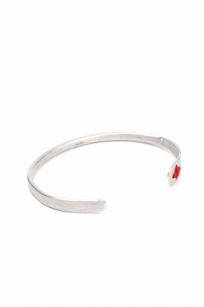 Load image into Gallery viewer, m.a+ stitched cross silver bangle / AB11/AG (SILVER)
