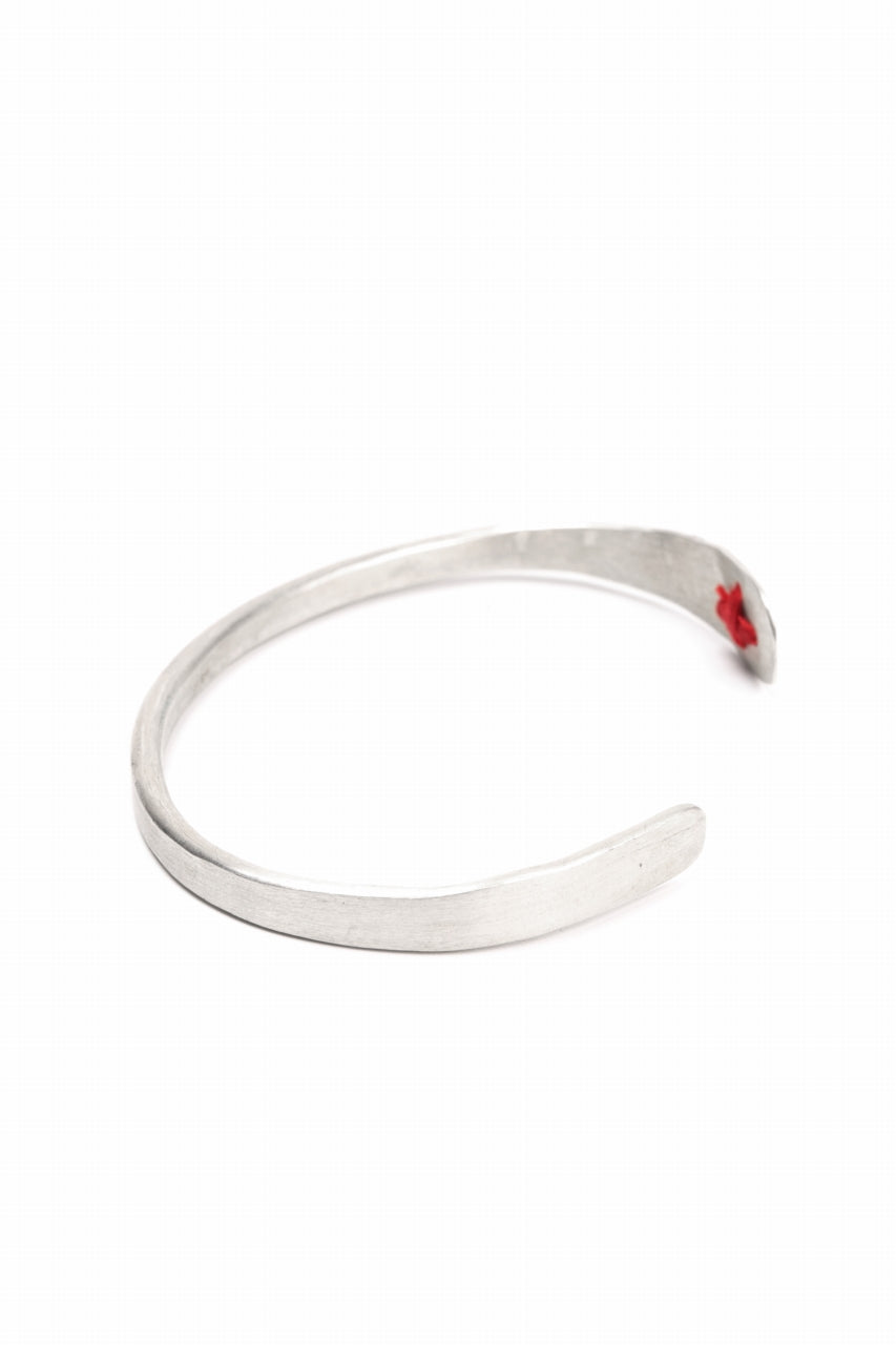 Load image into Gallery viewer, m.a+ stitched cross silver bangle / AB11/AG (SILVER)