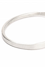 Load image into Gallery viewer, m.a+ stitched cross silver bangle / AB11/AG (SILVER)