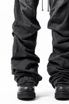 画像をギャラリービューアに読み込む, A.F ARTEFACT TUCK VOLUME BAGGY PANTS / FADED DENIM (DAMAGE BLACK)