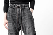 画像をギャラリービューアに読み込む, A.F ARTEFACT TUCK VOLUME BAGGY PANTS / FADED DENIM (DAMAGE BLACK)