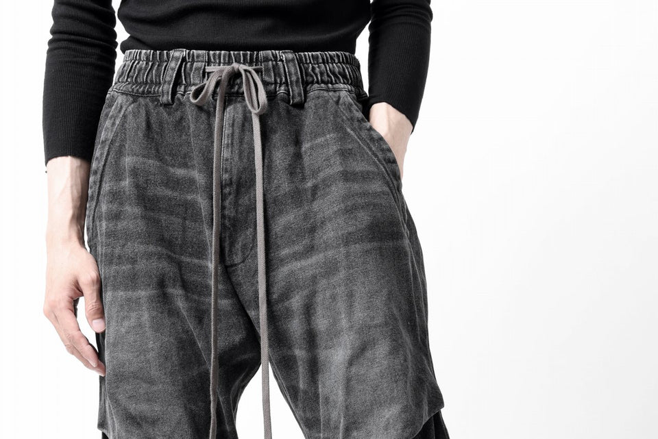 画像をギャラリービューアに読み込む, A.F ARTEFACT TUCK VOLUME BAGGY PANTS / FADED DENIM (DAMAGE BLACK)