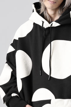 画像をギャラリービューアに読み込む, A.F ARTEFACT POLKA PATTERN SWEAT HOODIE (BLACK)