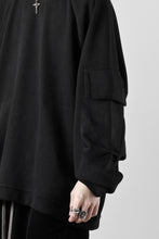 Load image into Gallery viewer, A.F ARTEFACT FLAP POCKET RAGLAN TOP / COPE KNIT JERSEY (BLACK)