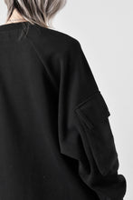 Load image into Gallery viewer, A.F ARTEFACT FLAP POCKET RAGLAN TOP / COPE KNIT JERSEY (BLACK)