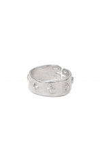 画像をギャラリービューアに読み込む, m.a+ silver stitched multiple cross ring / AG518/AG (SILVER)