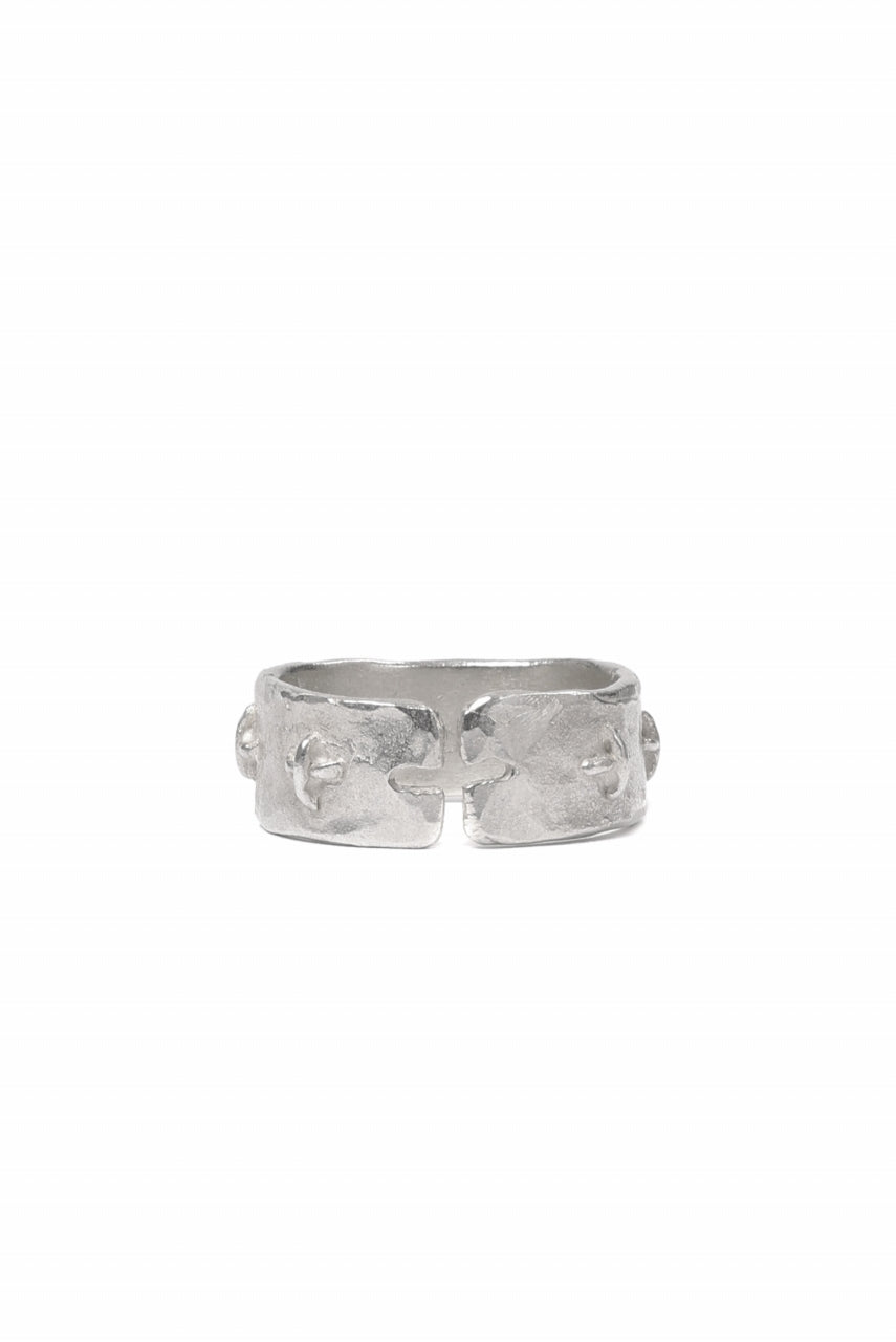 画像をギャラリービューアに読み込む, m.a+ silver stitched multiple cross ring / AG518/AG (SILVER)