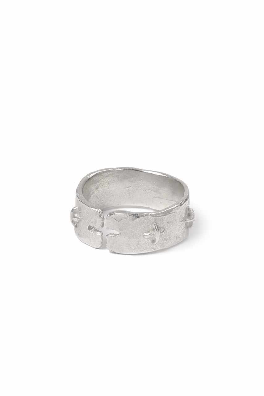 画像をギャラリービューアに読み込む, m.a+ silver stitched multiple cross ring / AG518/AG (SILVER)