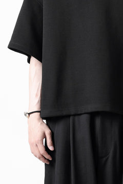 画像をギャラリービューアに読み込む, N/07 OVERSIZE TOP / RIBBED CARDBOARD KNIT JERSEY (BLACK)