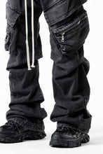 画像をギャラリービューアに読み込む, A.F ARTEFACT CARGO TUCK BAGGY PANTS / FADED DENIM (BLACK)