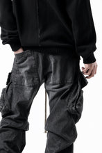 画像をギャラリービューアに読み込む, A.F ARTEFACT CARGO TUCK BAGGY PANTS / FADED DENIM (BLACK)