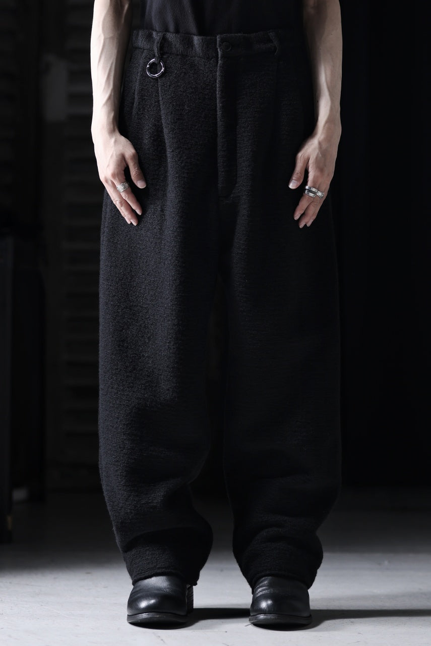 画像をギャラリービューアに読み込む, th products KAPOOR / Wide Tapered Pants / travel wool premiere (black)