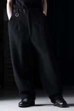 画像をギャラリービューアに読み込む, TARO HORIUCHI / th products KAPOOR / Wide Tapered Pants / travel wool premiere (black)