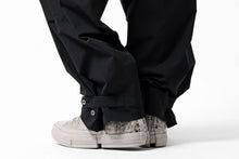 画像をギャラリービューアに読み込む, ISAMU KATAYAMA BACKLASH WIDE CARGO PANTS / STRETCH TYPEWRITER CLOTH (BLACK)