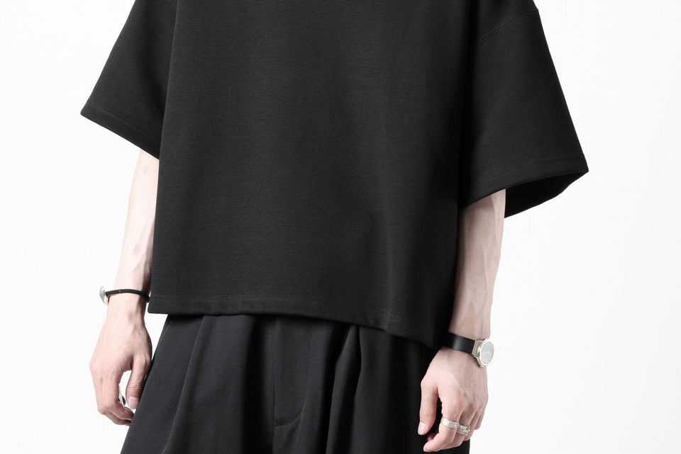 画像をギャラリービューアに読み込む, N/07 OVERSIZE TOP / RIBBED CARDBOARD KNIT JERSEY (BLACK)