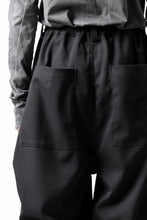 画像をギャラリービューアに読み込む, A.F ARTEFACT EXTREME WIDE BAGGY PANTS / SERGE TWILL (BLACK)