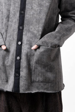 Load image into Gallery viewer, KLASICA BLACK CAT CREW NECK CARDIGAN / GRAINY PRINT BACK SIDE FLEECE (GREIGE)