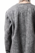 Load image into Gallery viewer, KLASICA BLACK CAT CREW NECK CARDIGAN / GRAINY PRINT BACK SIDE FLEECE (GREIGE)