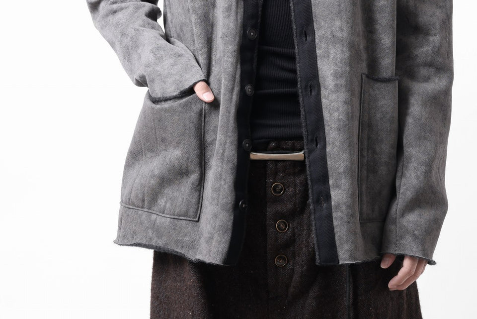 Load image into Gallery viewer, KLASICA BLACK CAT CREW NECK CARDIGAN / GRAINY PRINT BACK SIDE FLEECE (GREIGE)