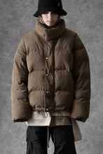 画像をギャラリービューアに読み込む, A.F ARTEFACT HIGH NECK DOWN JACKET / CORDUROY (BROWN)