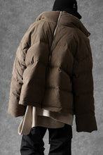 画像をギャラリービューアに読み込む, A.F ARTEFACT HIGH NECK DOWN JACKET / CORDUROY (BROWN)