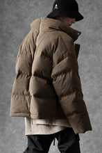 画像をギャラリービューアに読み込む, A.F ARTEFACT HIGH NECK DOWN JACKET / CORDUROY (BROWN)