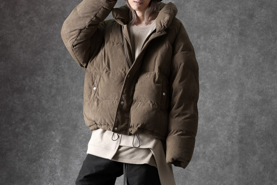 画像をギャラリービューアに読み込む, A.F ARTEFACT HIGH NECK DOWN JACKET / CORDUROY (BROWN)