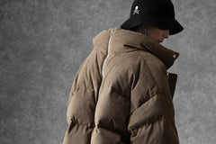 画像をギャラリービューアに読み込む, A.F ARTEFACT HIGH NECK DOWN JACKET / CORDUROY (BROWN)