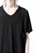 Load image into Gallery viewer, CAPERTICA PRISONER SHIRTS / SUPER 120s WASHABLE WOOL JERSEY (BLACK)