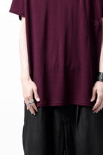 Load image into Gallery viewer, CAPERTICA PRISONER SHIRTS / SUPER 120s WASHABLE WOOL JERSEY (PLUM)
