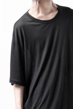 Load image into Gallery viewer, CAPERTICA OVERSIZED S/S TEE / SUPER 120s WASHABLE WOOL JERSEY (DARKNESS)
